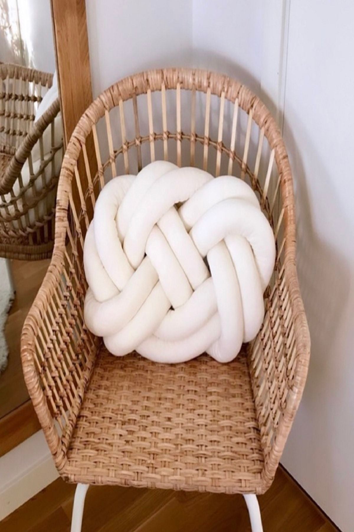 ÖrgüYastik Decorative Knitted Knot Ecru Pillow 3