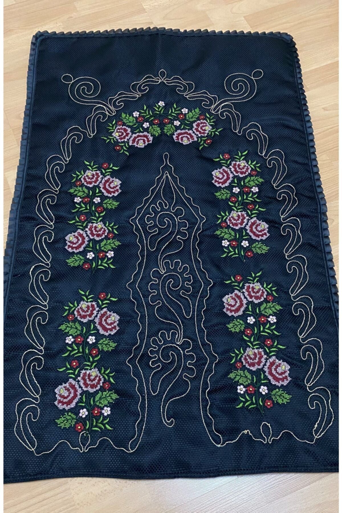 AYHANHOME Bridal Embroidered Black Satin Prayer Rug 2