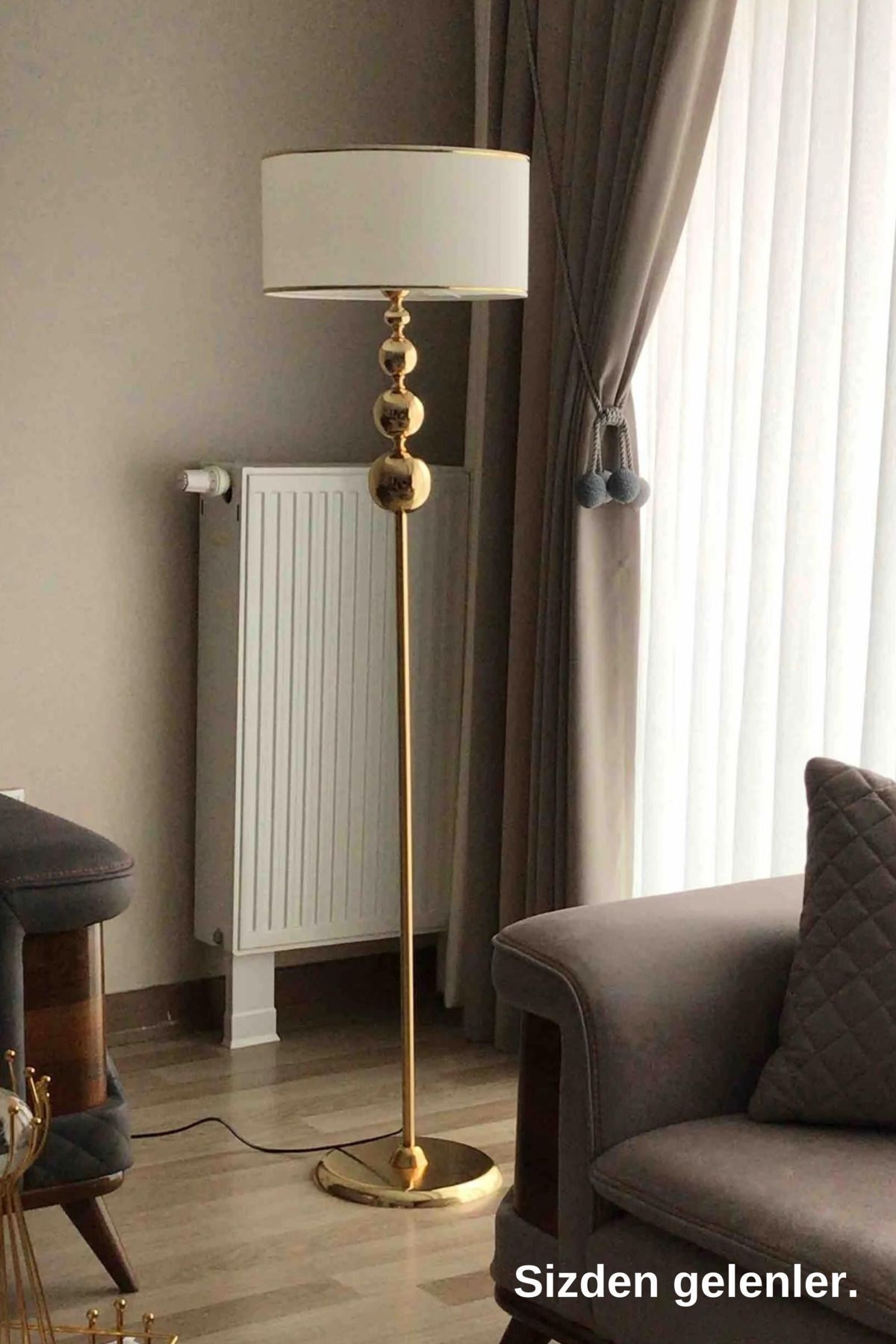 Vinner Vega Gold Plated Triple Globe Metal Floor Lamp - Gold Striped Cream 2