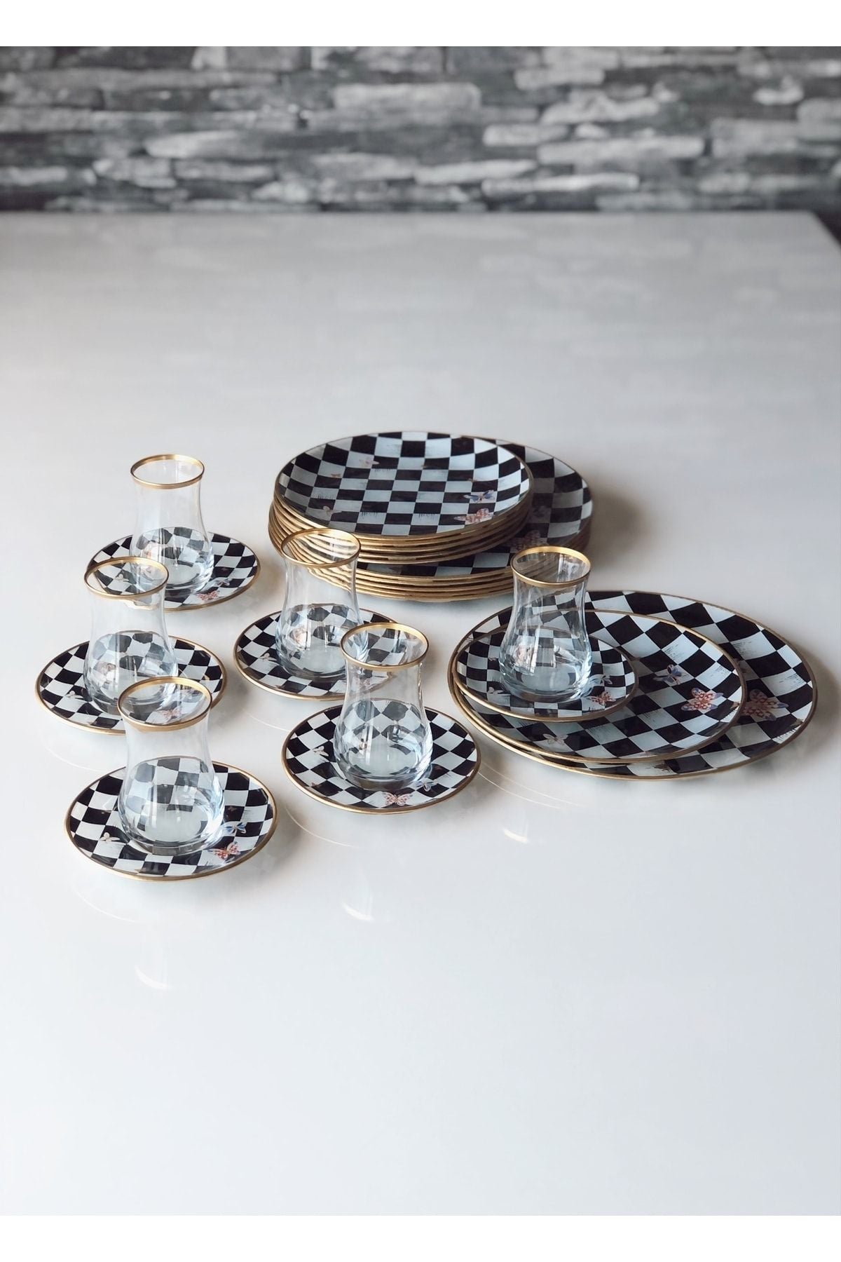 GÜRCÜGLASS Checkered 24 Piece Set 2