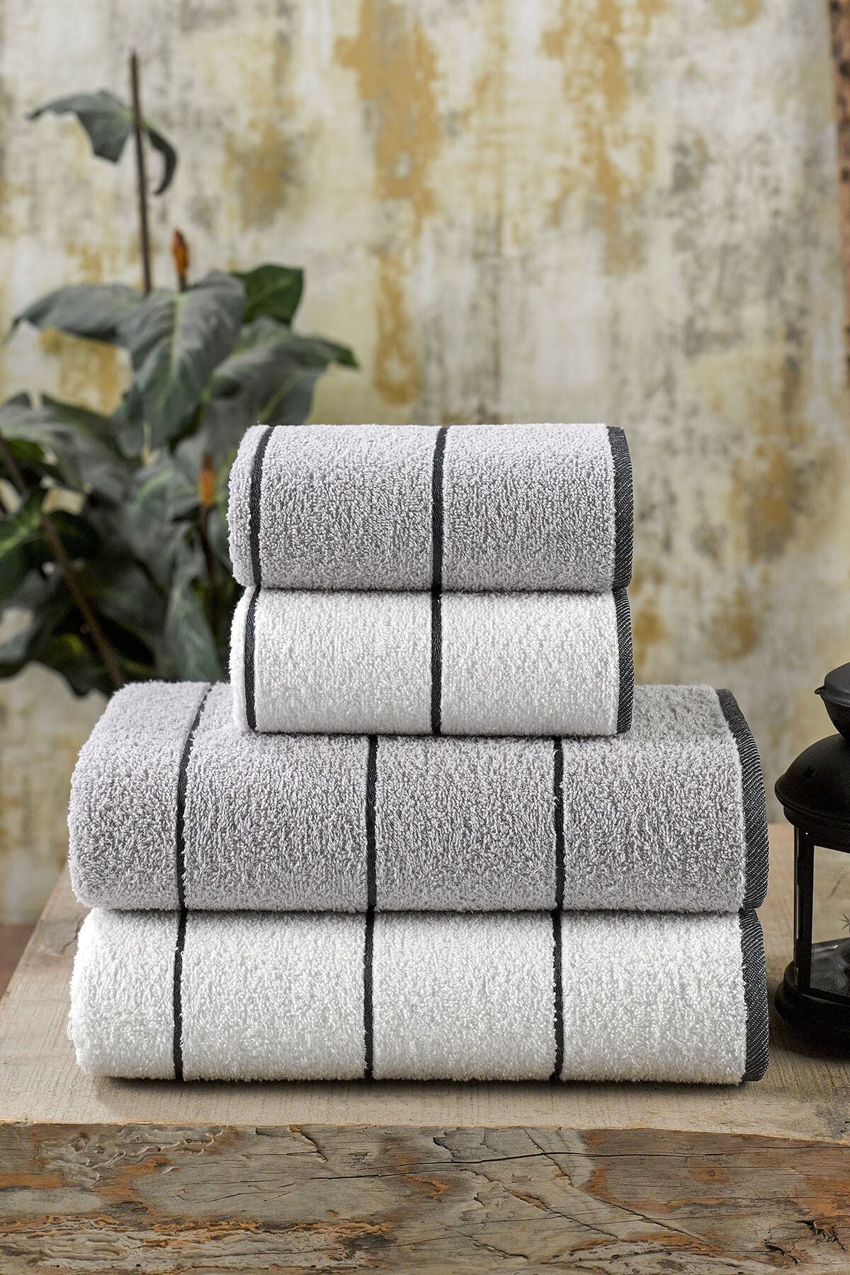 Eumenia Valona 50 x 85 – 70 x140 cm 4-Piece Bathroom Towel Set | Gray-Cream 1