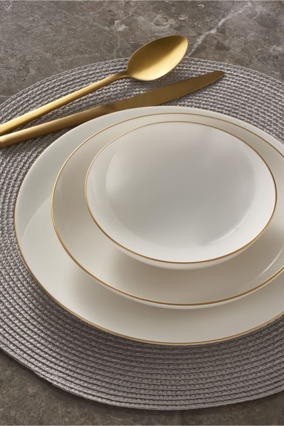 Güral Porselen Camelia 18-Piece 6-Person Bone Dinner Set Matte Gold 2