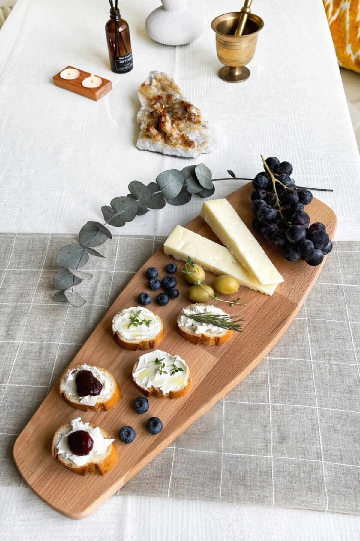 NOBLERAVEN DESIGN Wooden Serving Board, Wooden Serving Plate, Wooden Cheese Plate, Large Cutting Board, Beech Wood 1