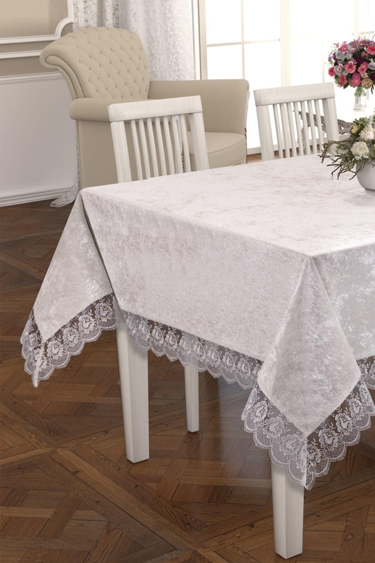 Laura Casa Luxury Velvet Tablecloth 4