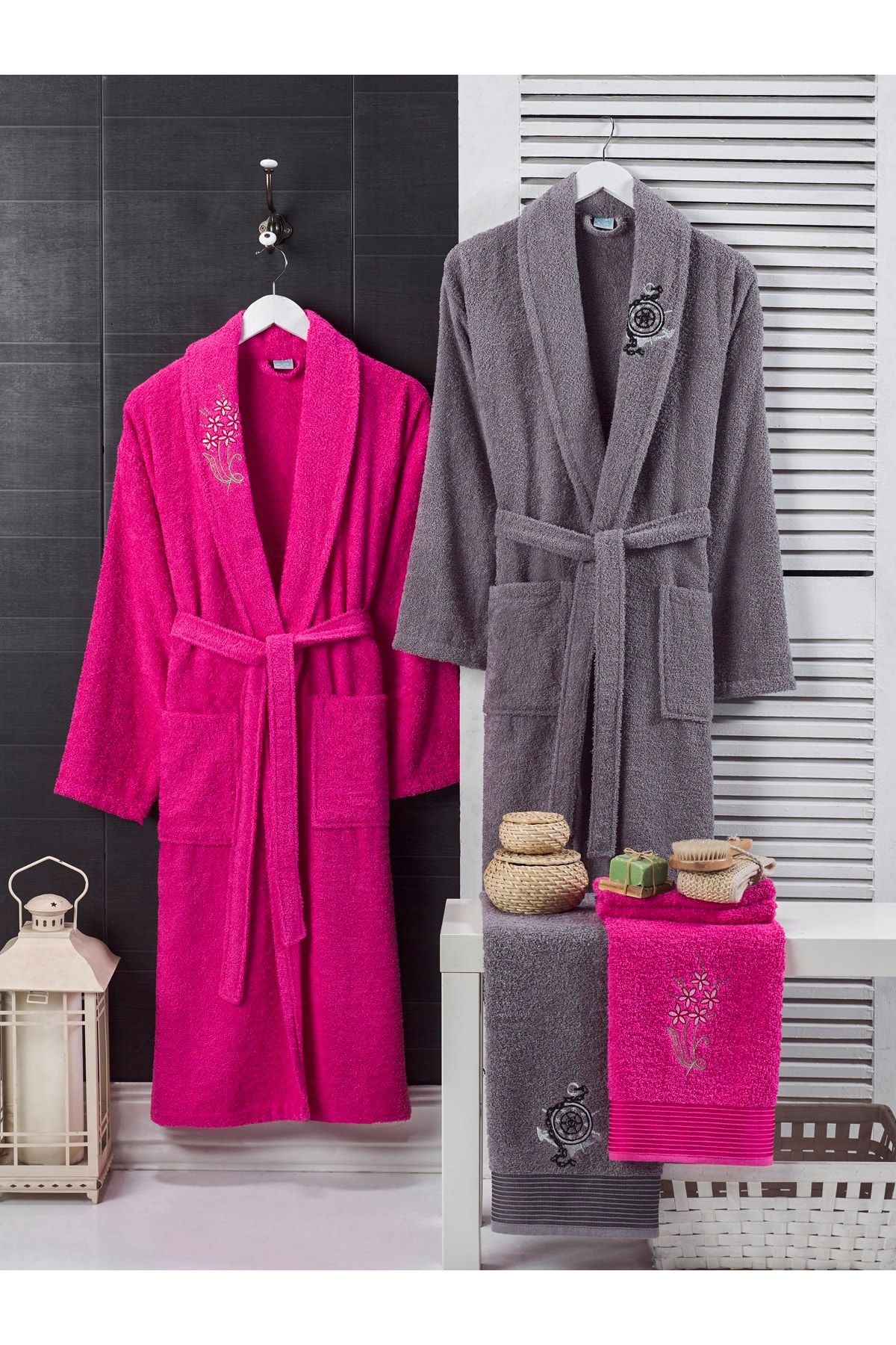 B2B Plus 100% Cotton Embroidered 4-Piece Family Bathrobe Set 1