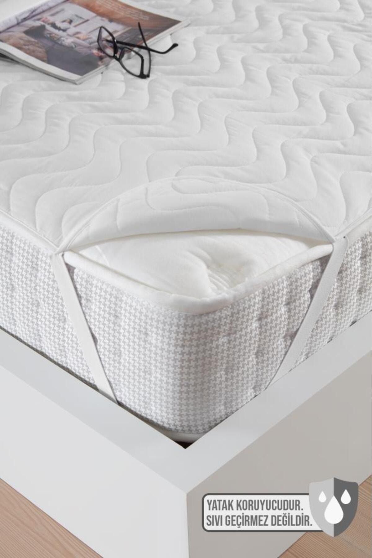 Decovilla Quilted Corner Elasticized Bed Protector Pad 1