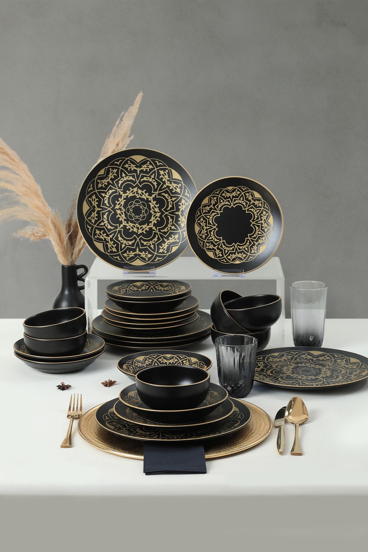 Ceramic Dinner Set (24 Pieces) X000141510000000 Black
Gold 275KRM1940 4