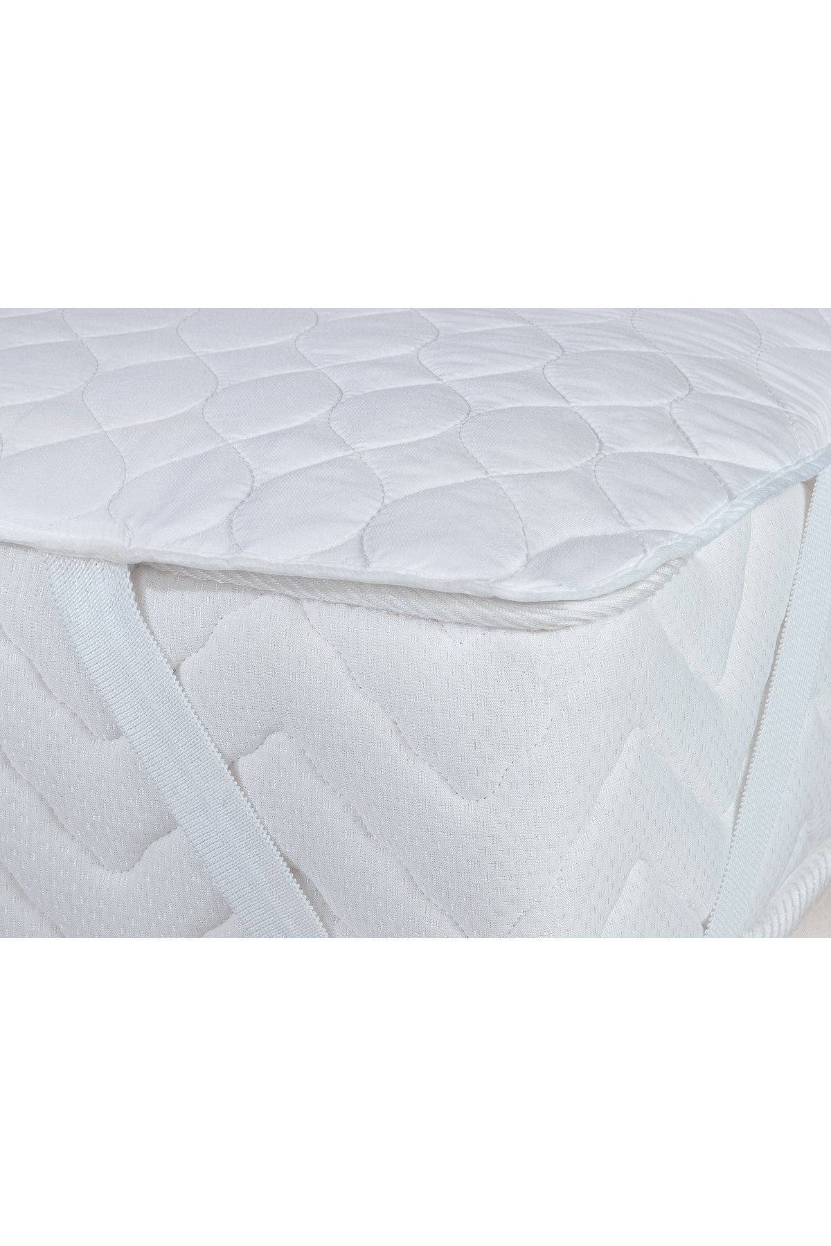 Madame Coco Eleta Quilted Mattress Protector 1