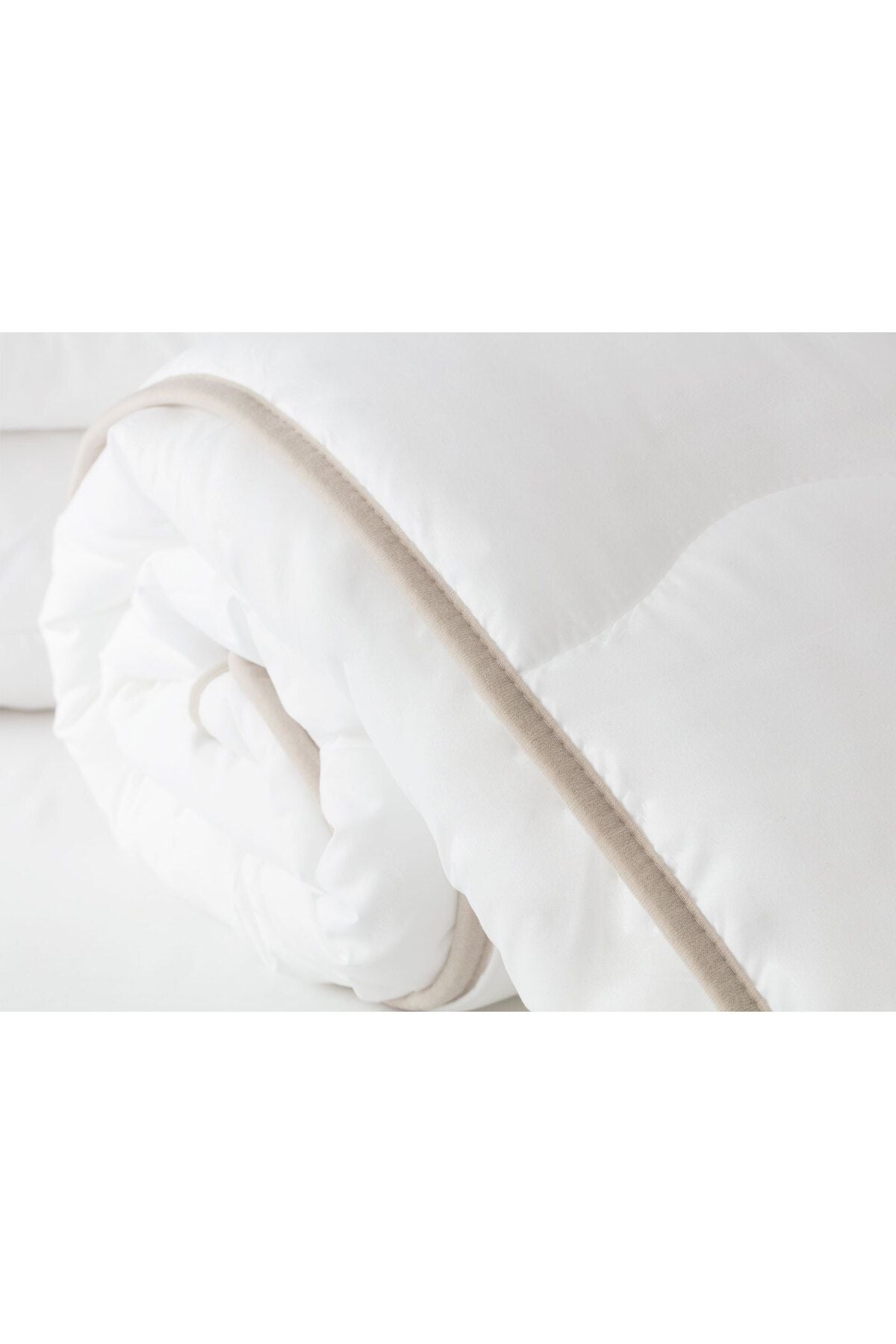 Madame Coco Aloe Vera Single Quilt - White/Earth 2