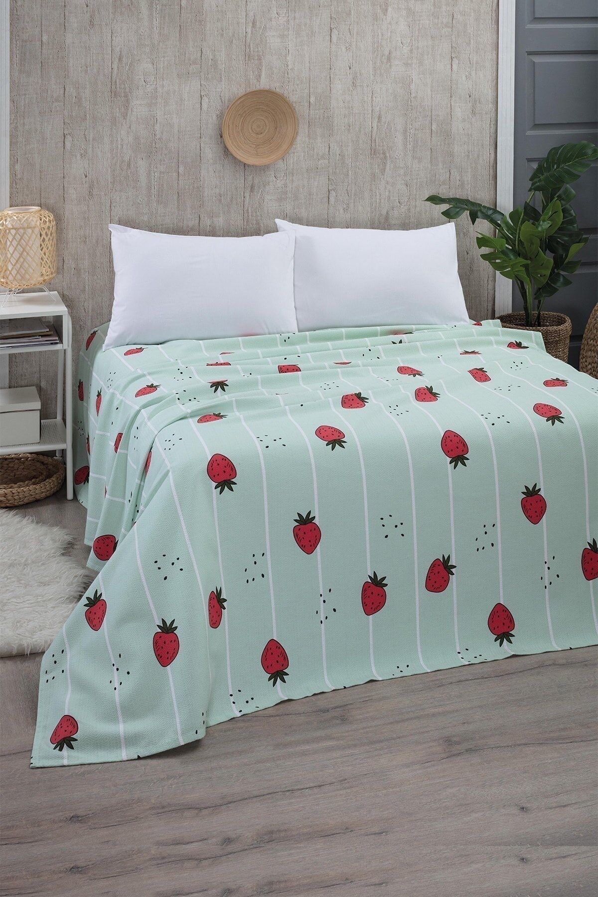 Mulberry Strawberry Patterned Double Bedspread 200 X 230 1