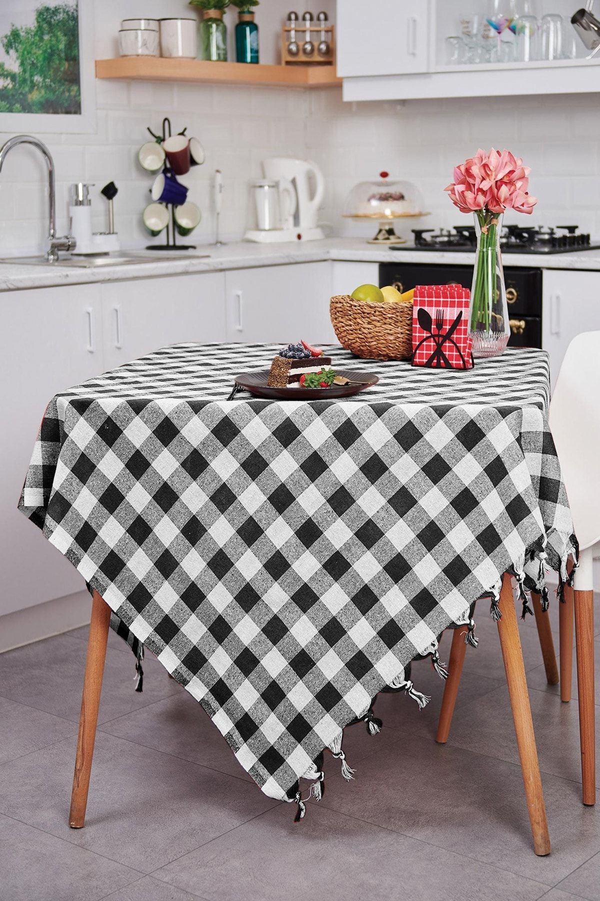 Vagonik Multi-Purpose Tablecloth Picnic Blanket & Table Cover Black Plaid Gingham 140x140 Cm 1