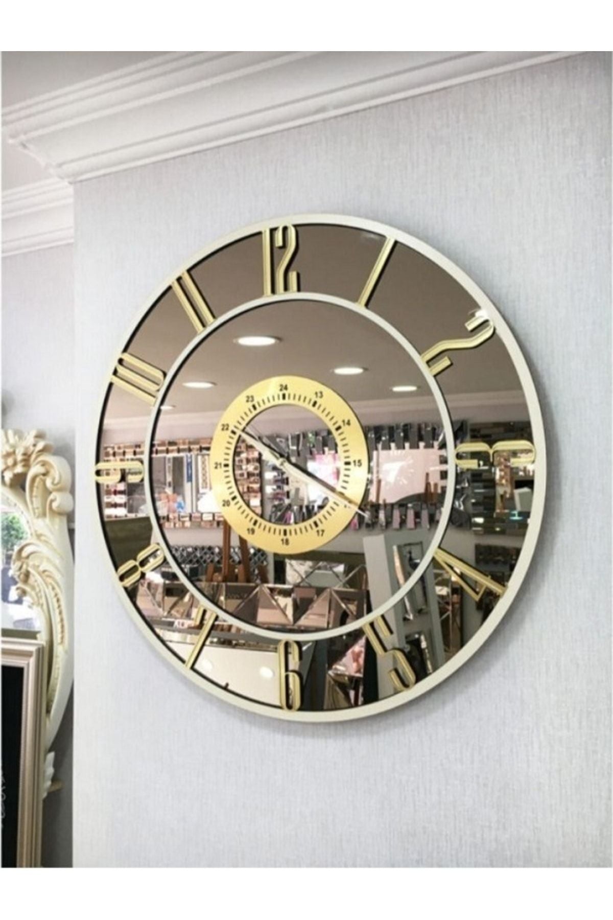 Harika Crown Real Mirrored Decorative Wall Clock (40 CM) 1