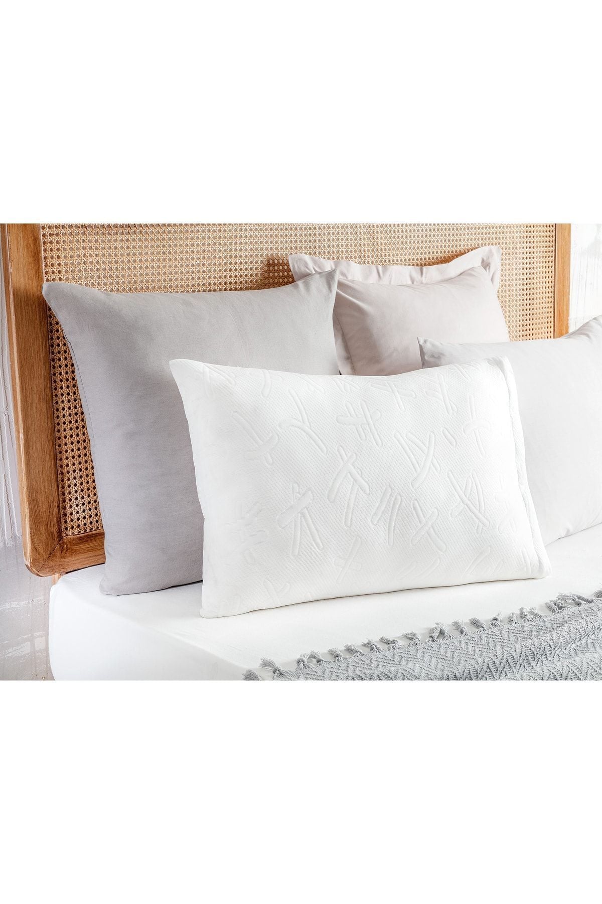 Madame Coco Elodie Visco Pillow - White 4