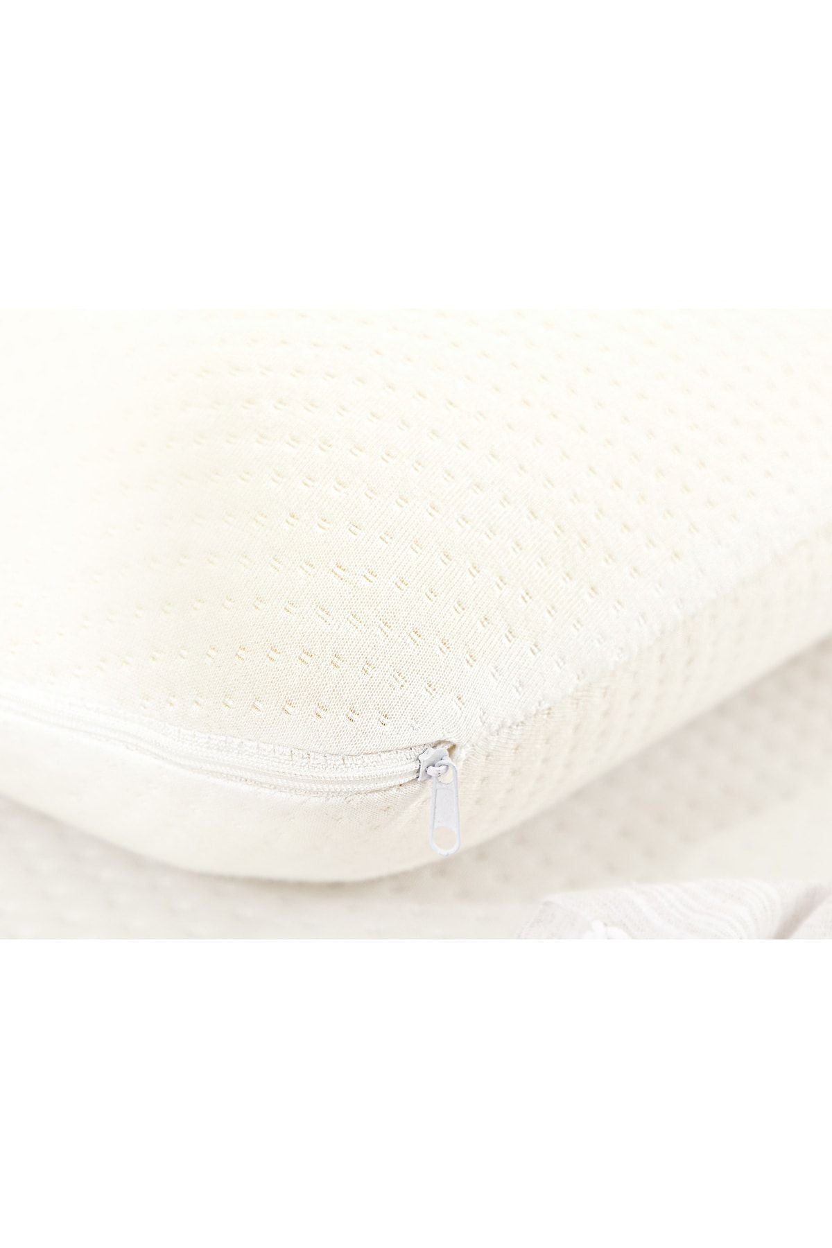 Madame Coco Darrel Visco Pillow - White 2