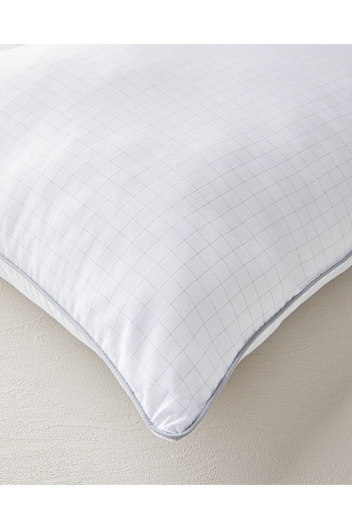 English Home Free Antistress Pillow White 2