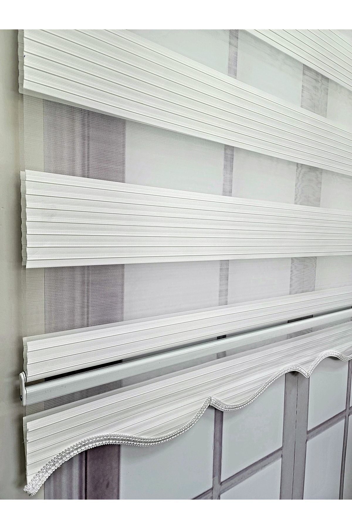 BBB White Pleated Zebra Roller Blind With Aluminum Casing Mz480 1