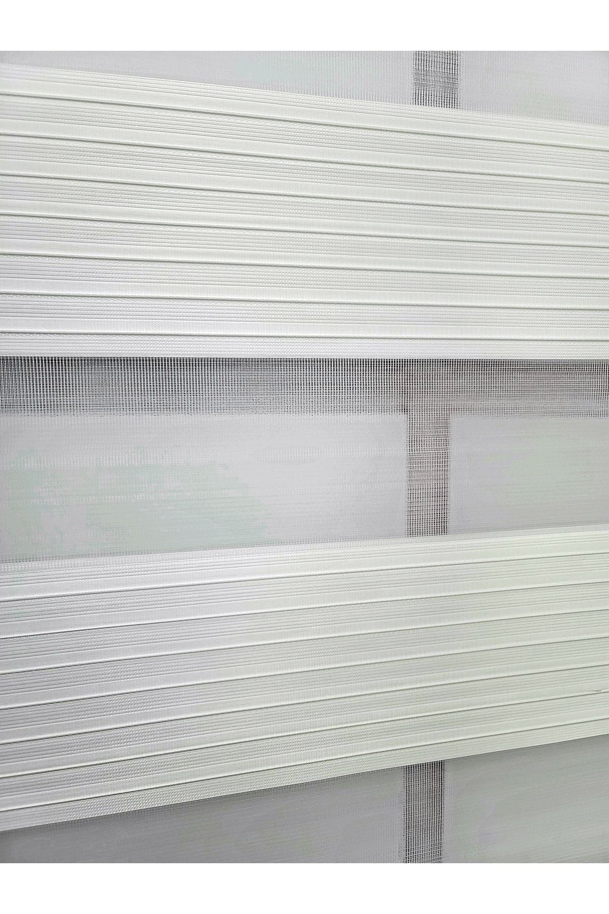 BBB White Pleated Zebra Roller Blind With Aluminum Casing Mz480 3