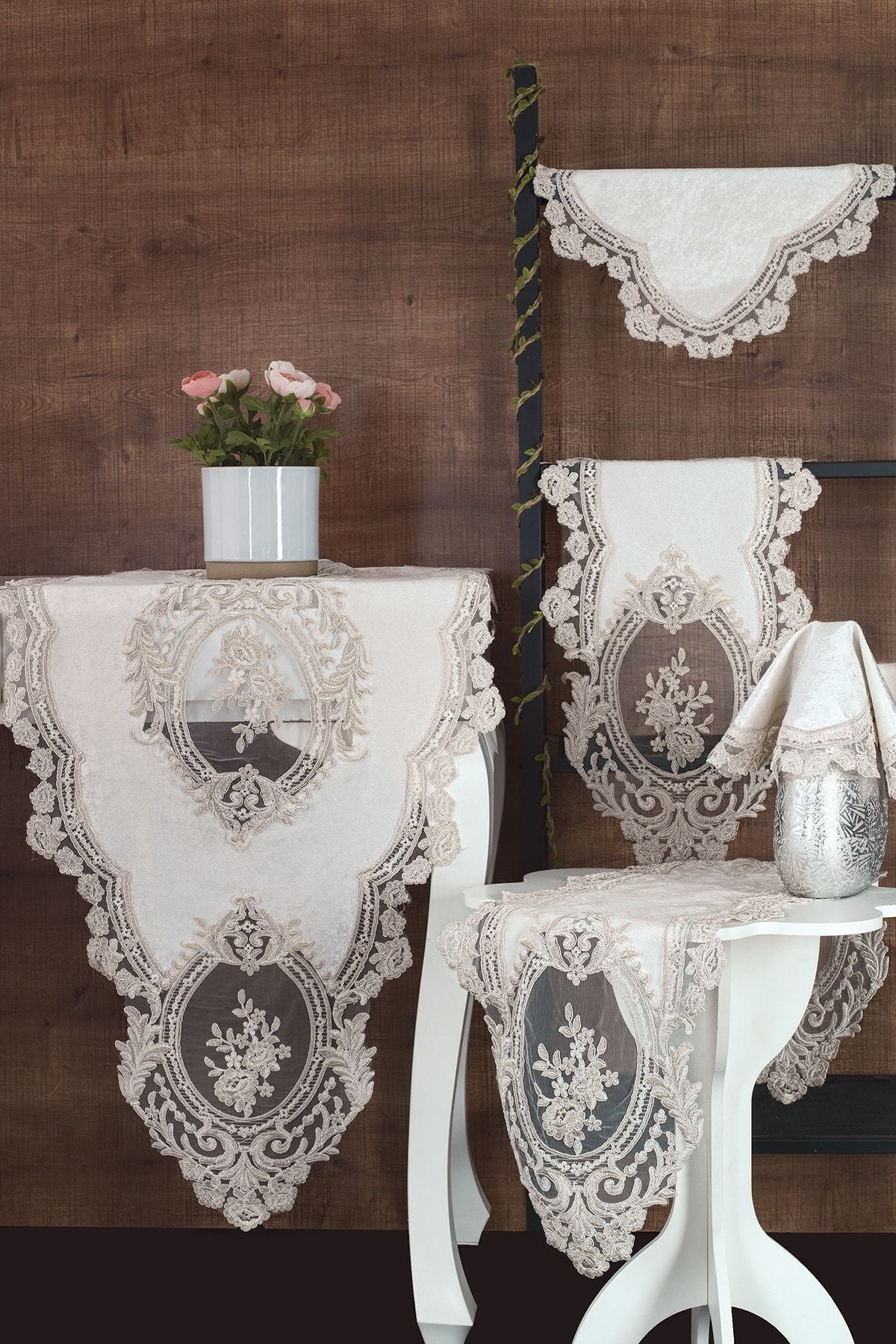 Çeyiz Diyarı Kösem Velvet Living Room Set 5 Pieces - Cream 1