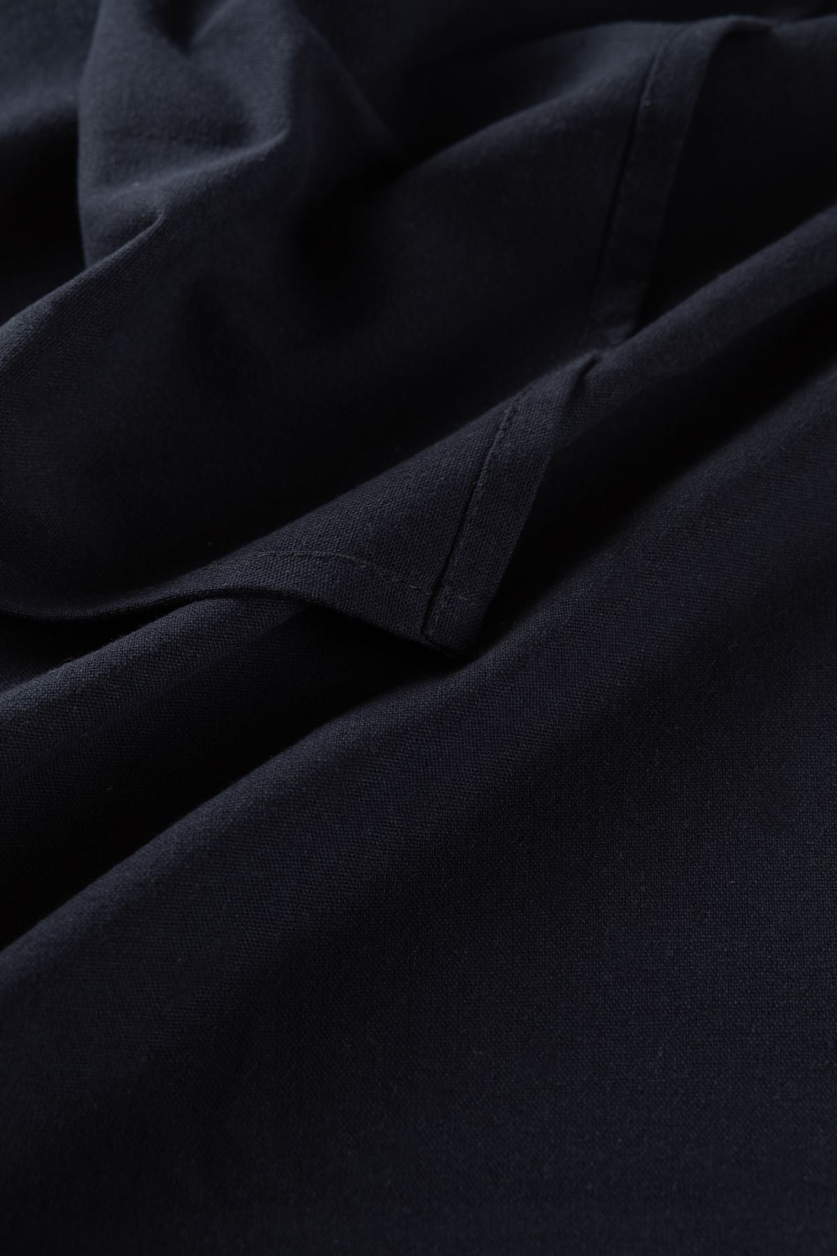 Wellstil Premium Linen Black Tablecloth 4