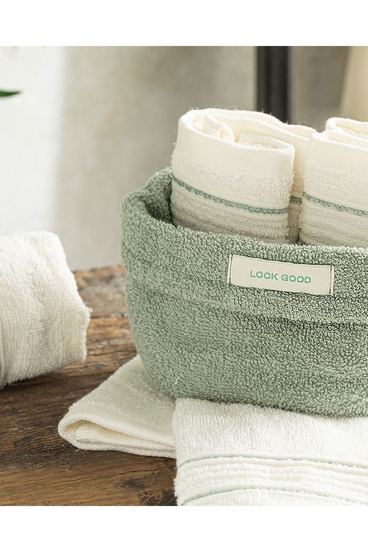 English Home Quadro Cotton 4-Piece Towel Set Aqua-Ecru 2