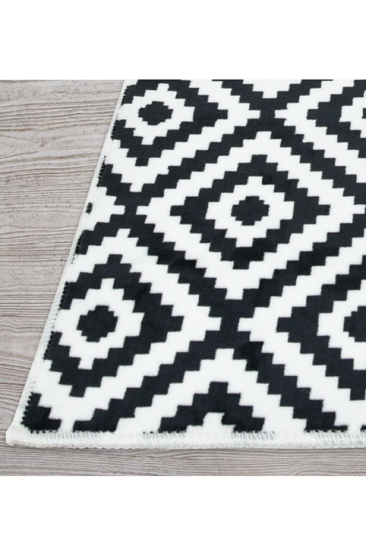 AKSU Non-Slip Base Carpet Pyramid 2