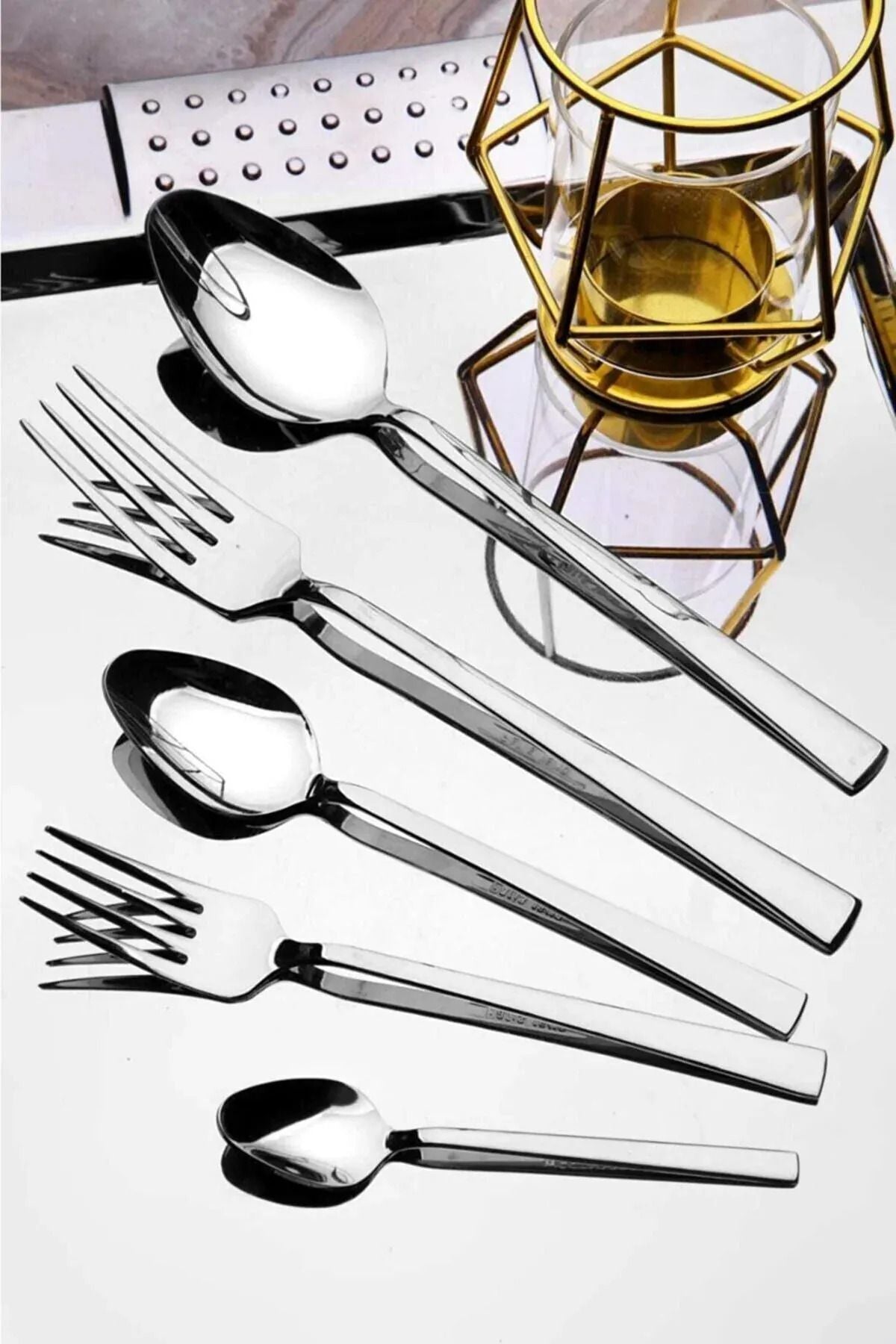 ARVEY 30-Piece Flatware Set for 6 People 1