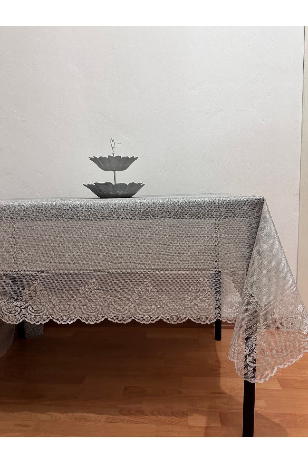 Madame Clean Home Silver Stain-Resistant Lace Tablecloth with Tile Pattern 160x220 Cm 5