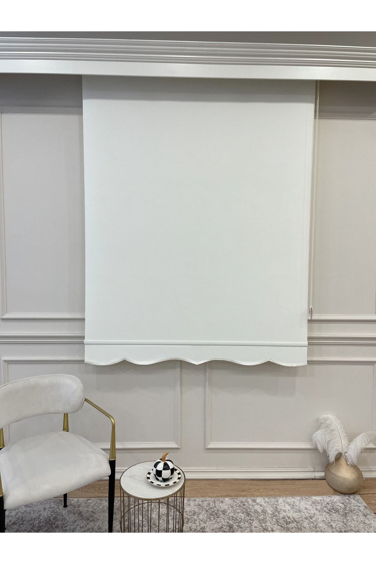 Brillant Imported Thick Fabric Roller Blind with Scalloped Edges White 3