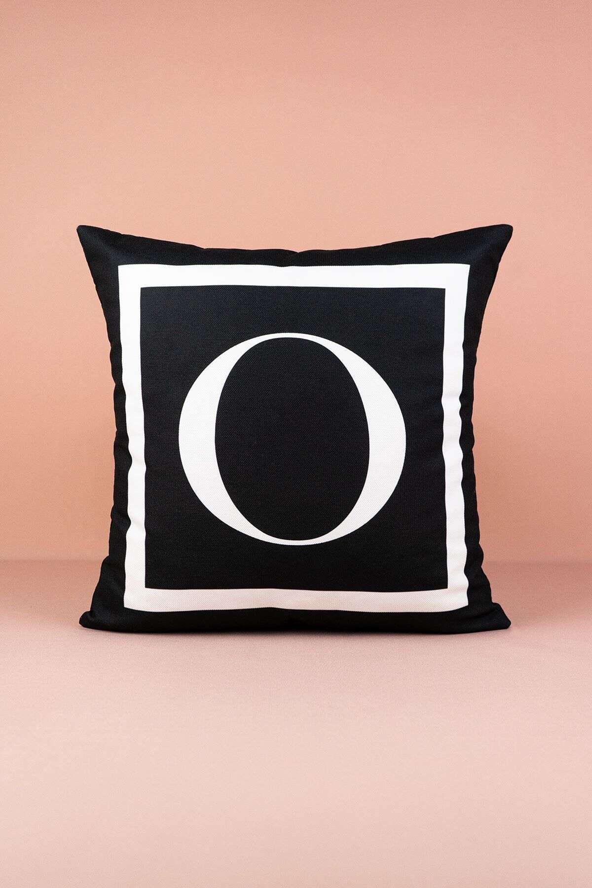 Cango Home Letter Cushion Cover O - 43x43 Cm 1