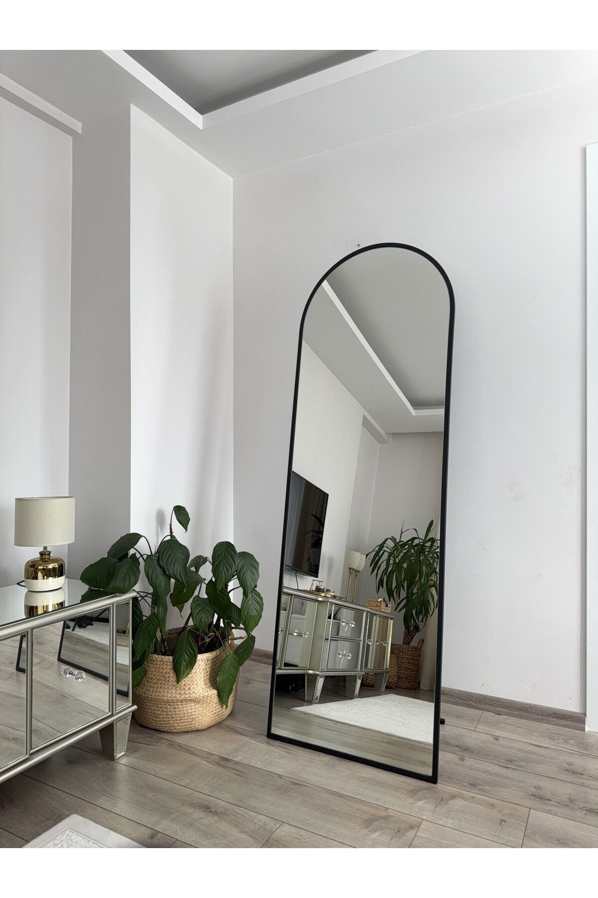 EFFE YAPI DEKOR Black Metal Framed Standing Oval Full-Length Mirror 180x60 Cm 1