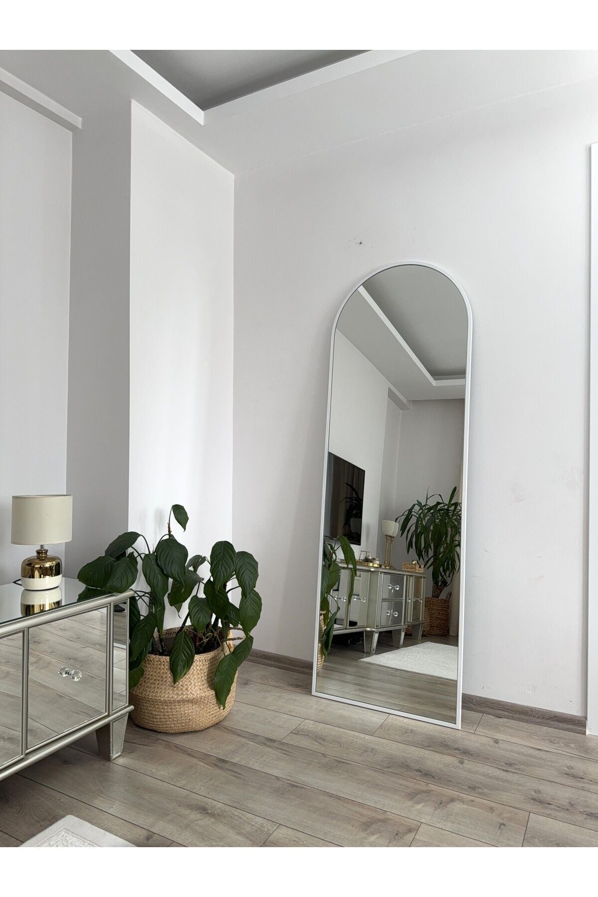 EFFE YAPI DEKOR White Metal Framed Standing Oval Full-Length Mirror 180x60 Cm 3