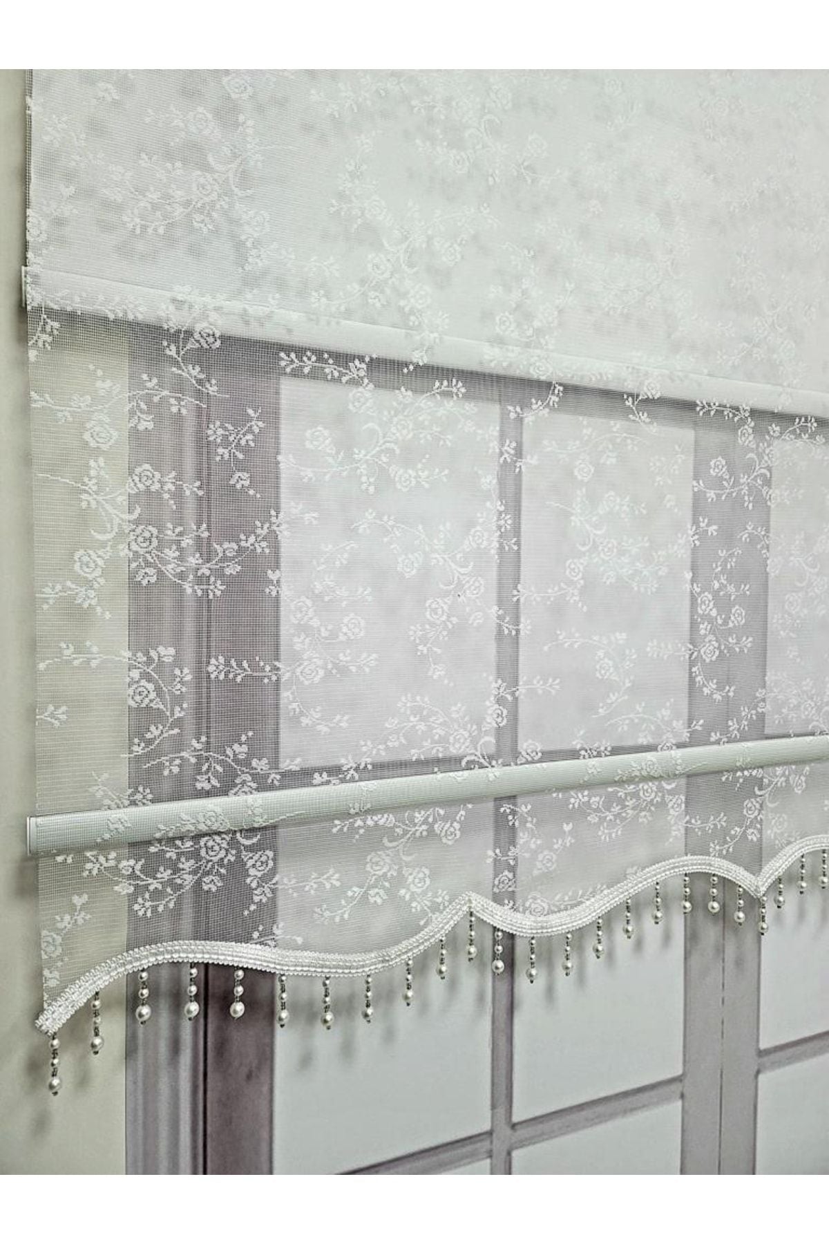 BBB Flower Patterned Beaded Tulle And Roller Blind White Mt4003b 1