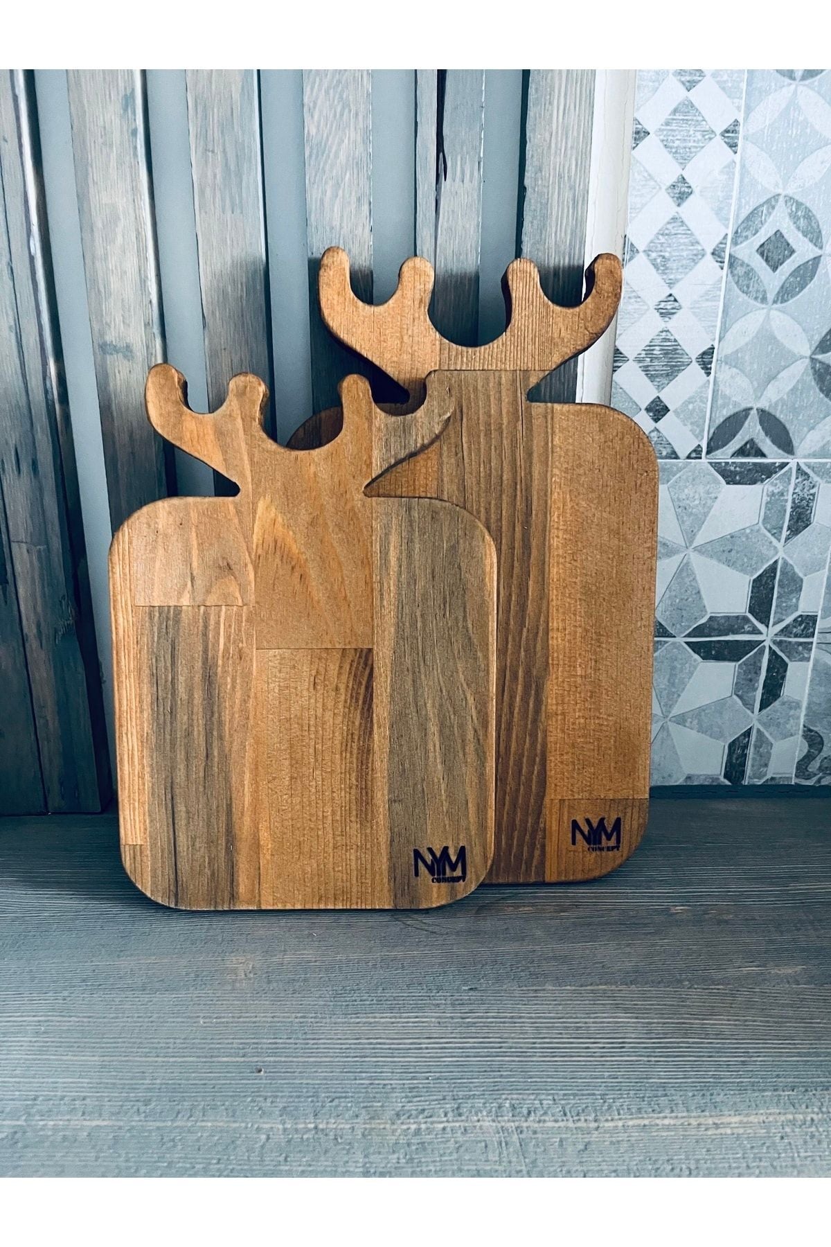 Nym Concept 2-Piece Deer Cutting/Serving/Coffee Plate 100% Pine 2