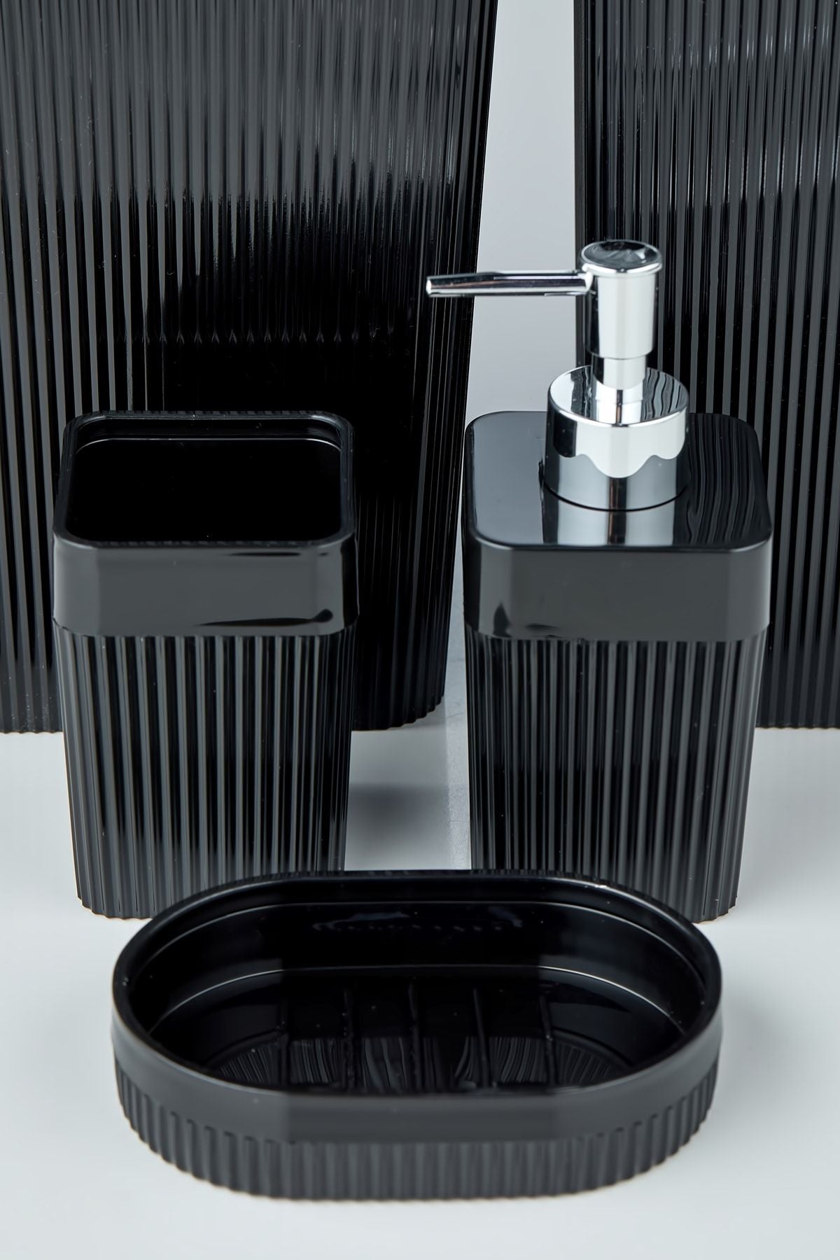 Vipgross 5-Piece Square Striped Bathroom Set Black - Luxurious 5-Piece Bathroom Set 2