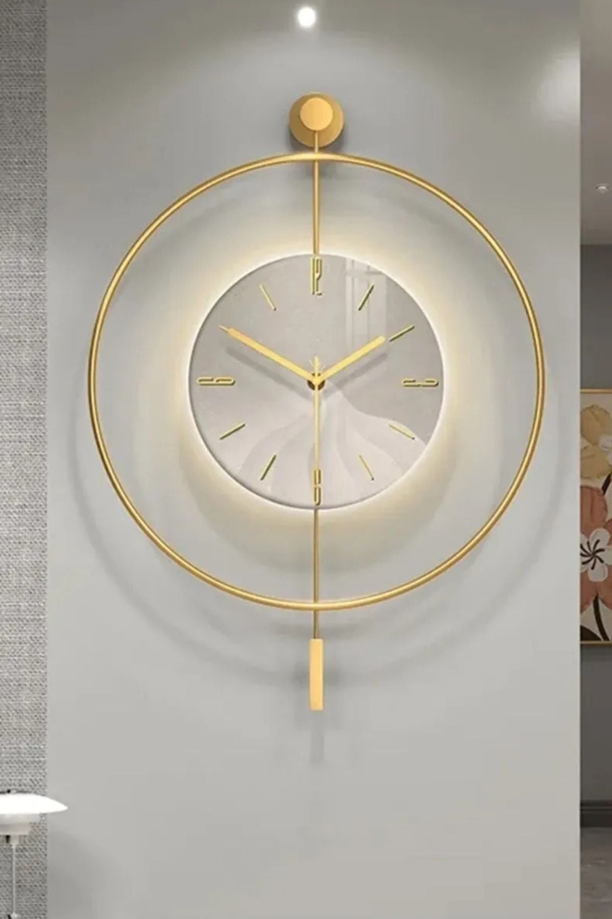 MetaQuartz Accessory Medium Size Scandinavian Crystal Gold - Battery Operated LED (Comes With 3 Batteries) - Metal Wall Clock 1