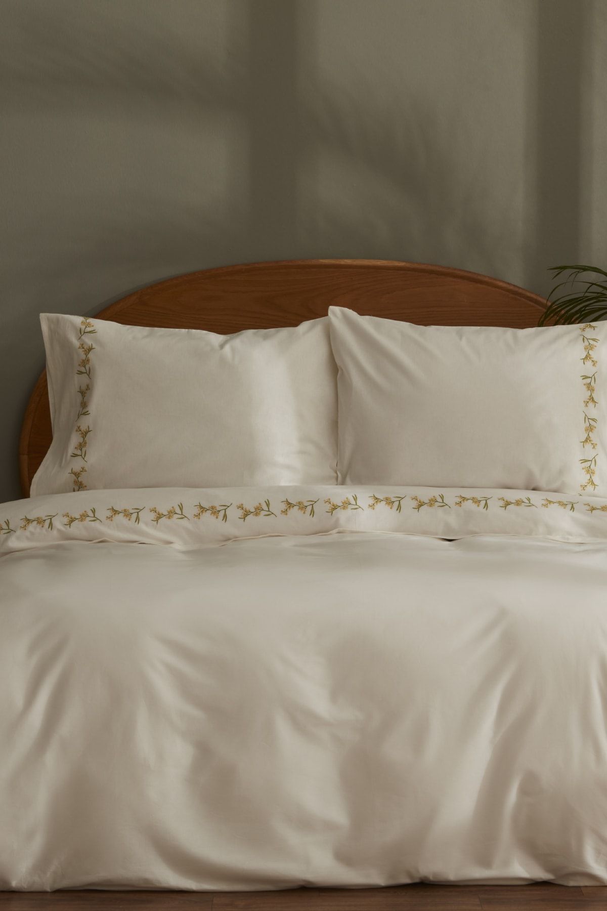 Karaca Home Alissa 100% Cotton Embroidered Double Bed Duvet Set White 1