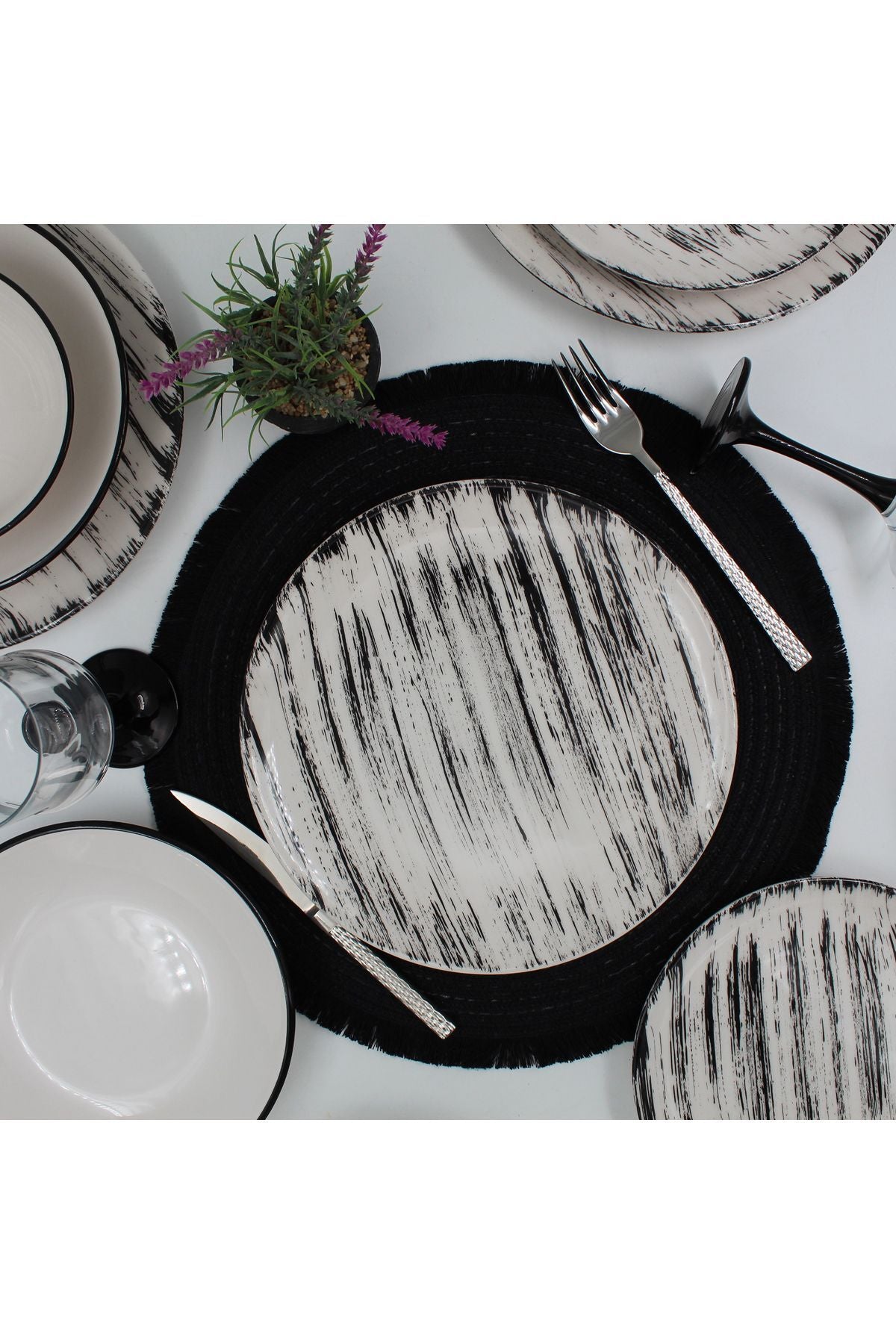 Arna Porselen Anka 24 Piece 6 Person Dinner Set - Patterned Black Mesh 3