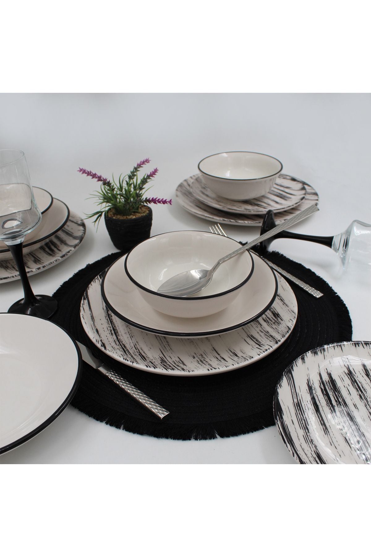 Arna Porselen Anka 24 Piece 6 Person Dinner Set - Patterned Black Mesh 7