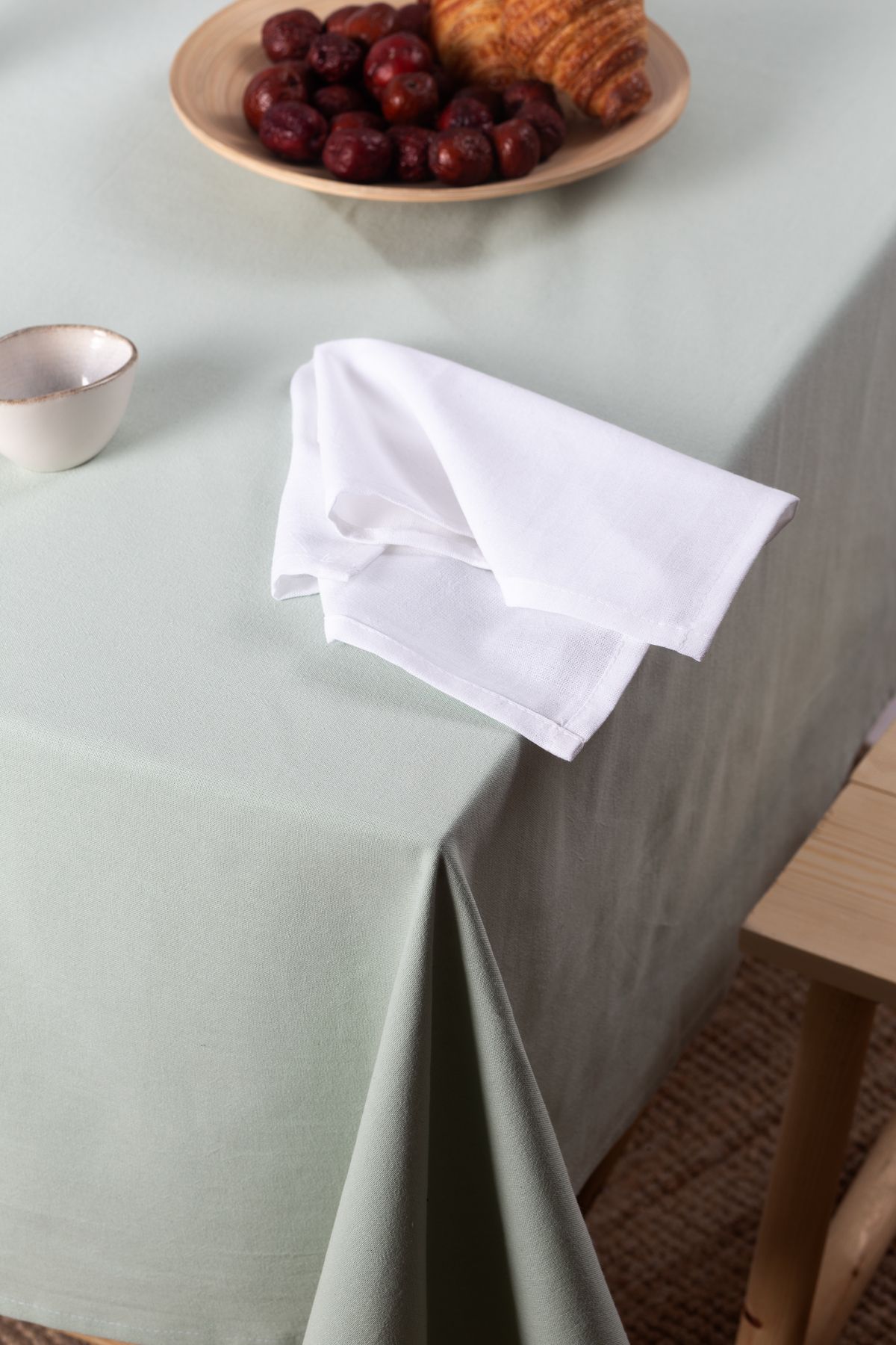 Wellstil Premium Linen Sage Green Tablecloth 2