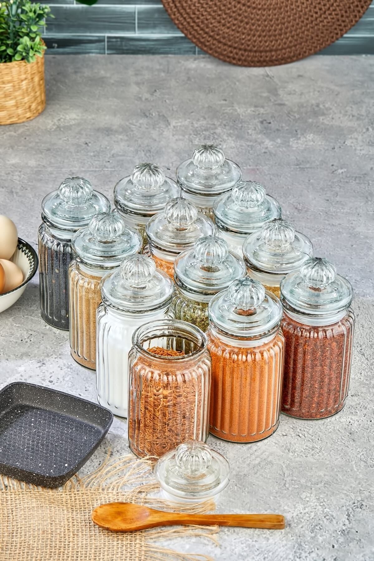 King Mop Vintage 12-Piece Vacuum-Sealed Glass Spice Jar Set 6