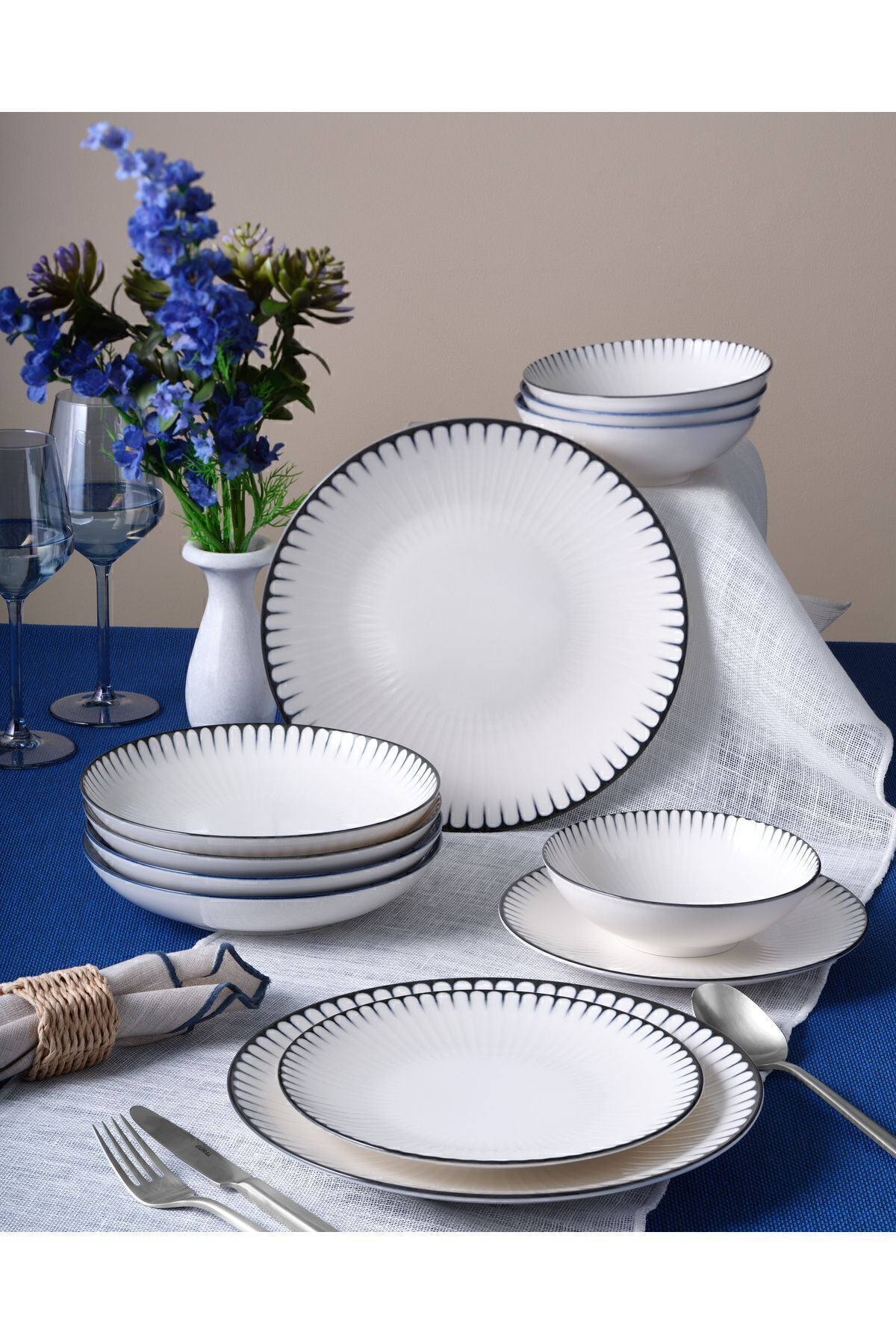 Güral Porcelain 24 Piece Lina Dinner Set GBSATN24Y4R33063 1