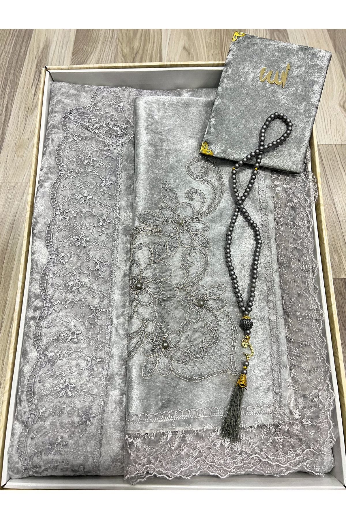 AYHANHOME 4 Piece Prayer Rug Set for Wedding Gift Boxed Velvet Lace Bride and Groom Set 2