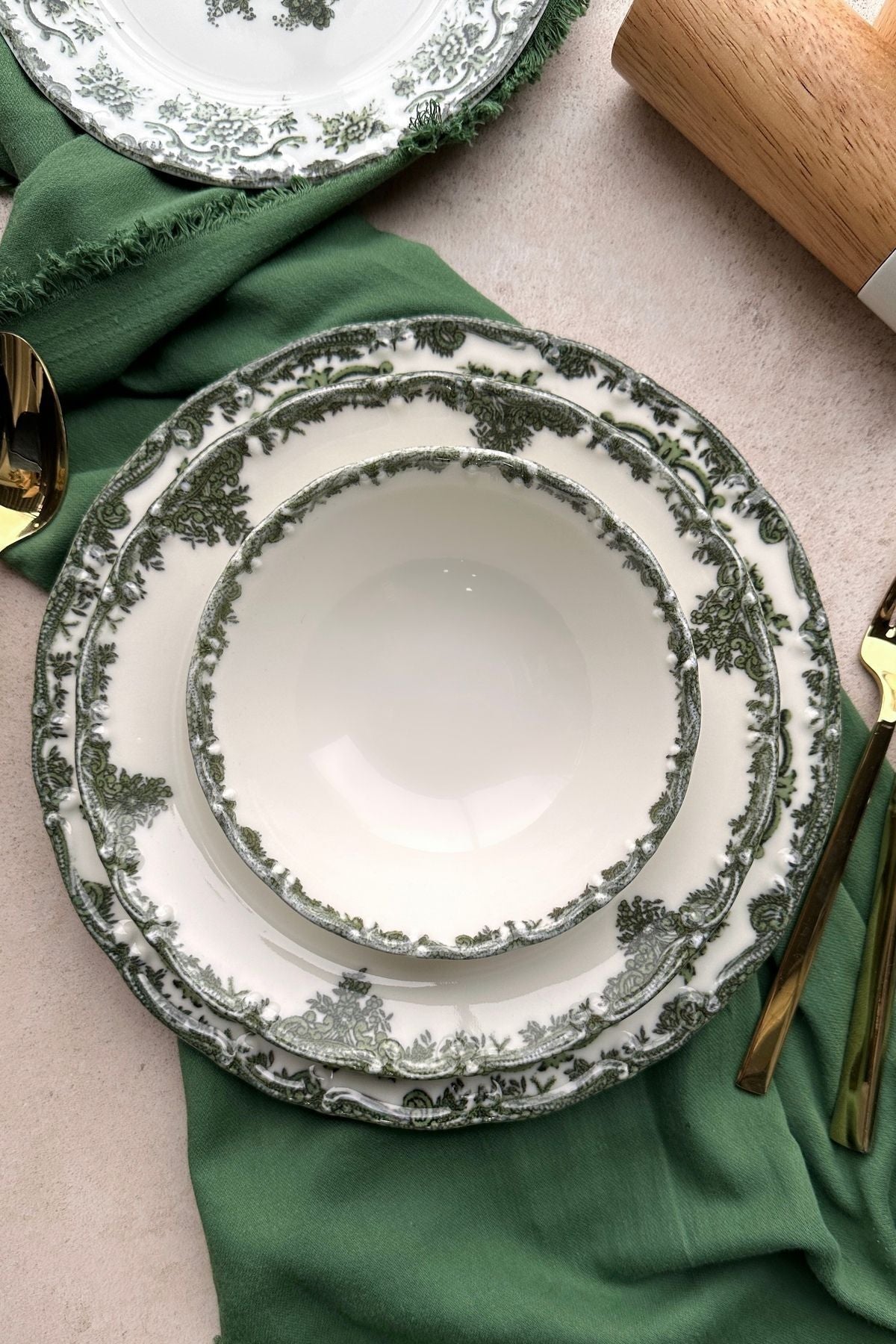 Porselenden Antique Green 24 Piece 6 Person Premium Porcelain Dinner Set Green 1