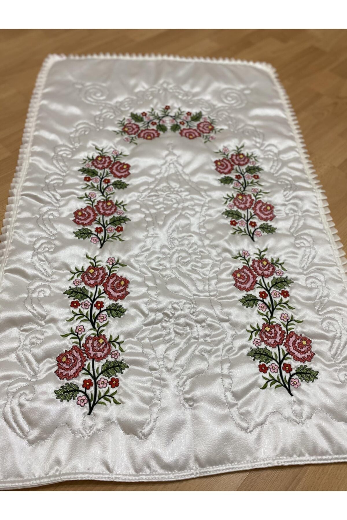 AYHANHOME Bridal Cream*Red Embroidered Satin Prayer Rug 2