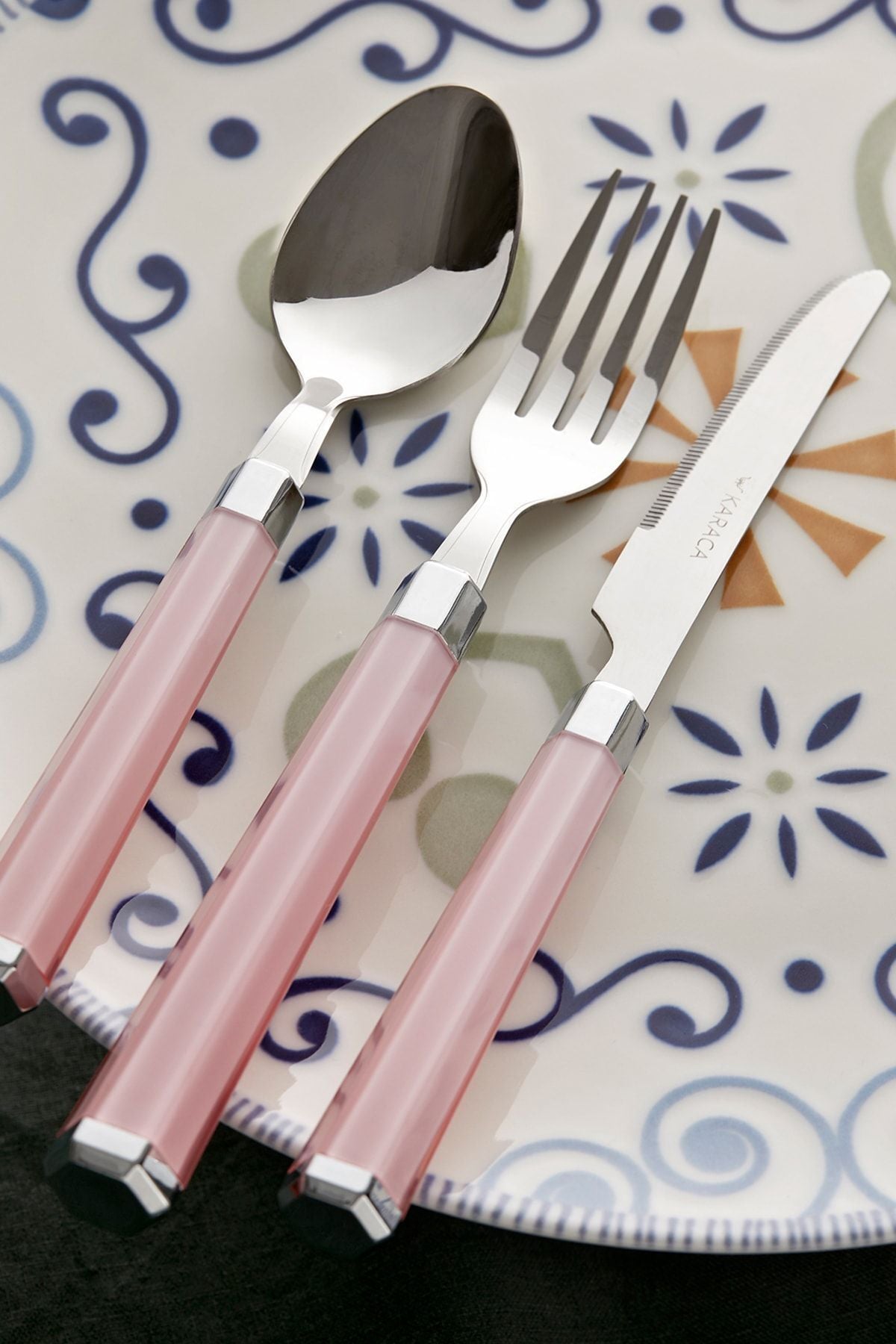 Karaca Freya Pink 18-Piece Dessert Cutlery Set for 6 People 1