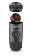 آلة صنع قهوة إسبريسو محمولة من Wacaco Nanopresso، نسخة مطورة من Minipresso، ضغط 18 بار، آلة صنع قهوة صغيرة جدًا للسفر.